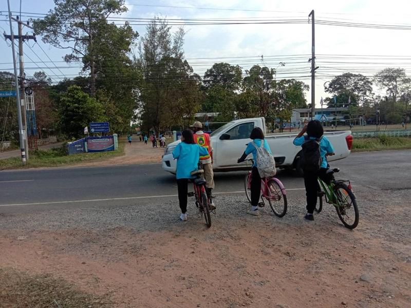 โครงการป้องกันความปลอดภัยทางถนน หน้าสถานศึกษา